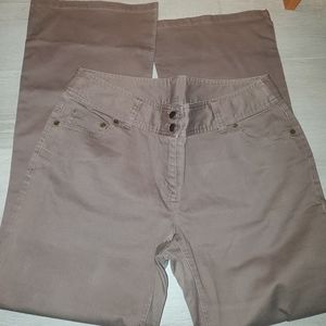 Women's STYLE &CO brown Jean's boot cut jean side…